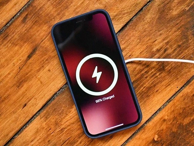 白云苹果手机维修分享iPhone 12可以随便充电吗 